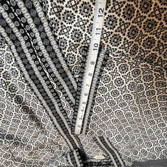 Max Studio Kimono Black and White Medallion Print Small (Will Fit Many Sizes) - Picture 11 of 12